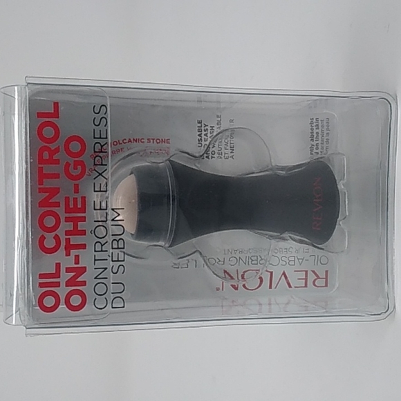 Revlon Skincare New Revlon Oil Control On The Go Oil Absorbing